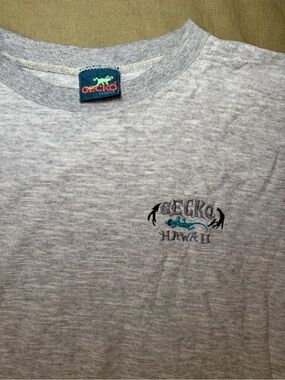 Gecko Hawaii Gray Tee with Teal Logo